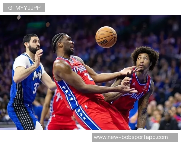 乔治表现平平17投仅中6得17分3篮板3助攻并遭遇5次犯规